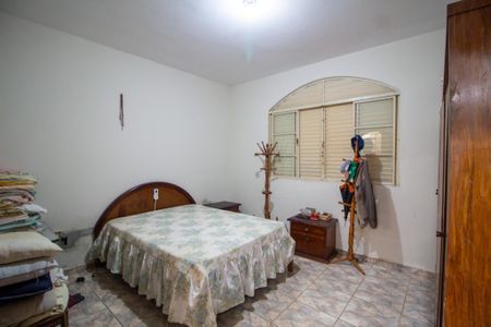 Casa para alugar com 330m², 4 quartos e 5 vagasSuite