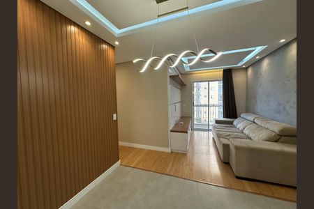 Sala de apartamento para alugar com 2 quartos, 61m² em Jardim Tupanci, Barueri