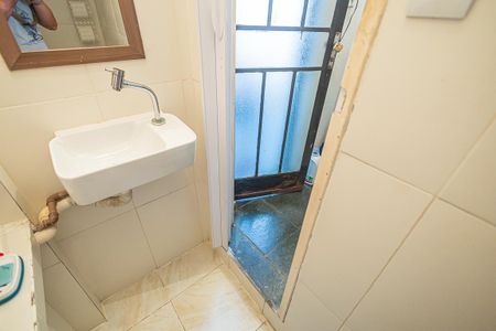 Casa de condomínio à venda com 68m², 3 quartos e 1 vagaBanheiro de Serviço