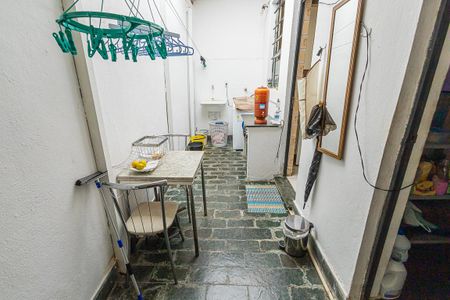 Casa de condomínio à venda com 68m², 3 quartos e 1 vagaÁrea de Serviço