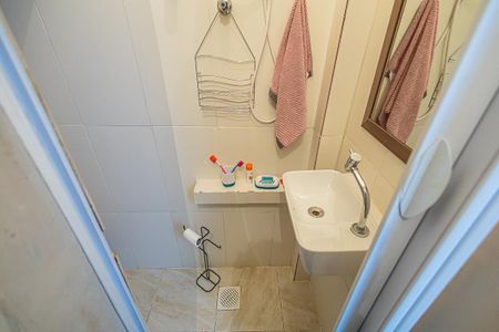 Casa de condomínio à venda com 68m², 3 quartos e 1 vagaBanheiro de Serviço