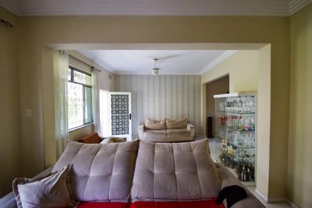 Casa de condomínio para alugar com 360m², 3 quartos e 3 vagasSala