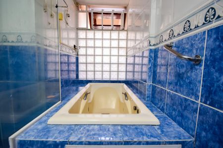 Casa de condomínio para alugar com 360m², 3 quartos e 3 vagasBanheiro Social