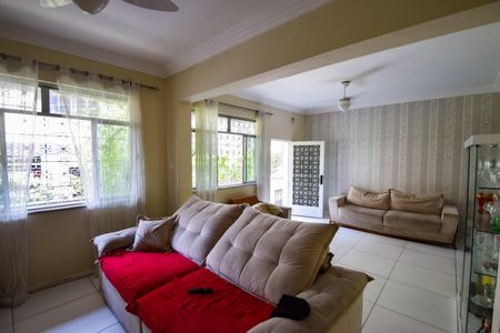 Casa de condomínio para alugar com 360m², 3 quartos e 3 vagasSala