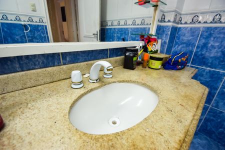 Casa de condomínio para alugar com 360m², 3 quartos e 3 vagasBanheiro Social