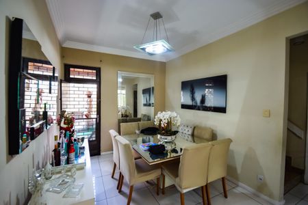 Casa de condomínio para alugar com 360m², 3 quartos e 3 vagasSala