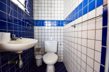 Casa de condomínio para alugar com 360m², 3 quartos e 3 vagasBanheiro (Terraço)