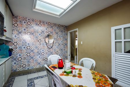 Casa de condomínio para alugar com 360m², 3 quartos e 3 vagasCozinha