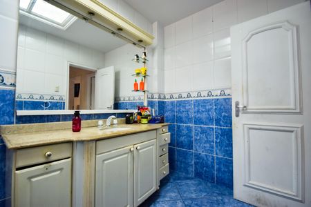 Casa de condomínio para alugar com 360m², 3 quartos e 3 vagasBanheiro Social