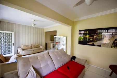 Casa de condomínio para alugar com 360m², 3 quartos e 3 vagasSala