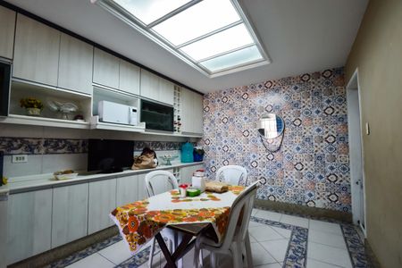 Casa de condomínio para alugar com 360m², 3 quartos e 3 vagasCozinha