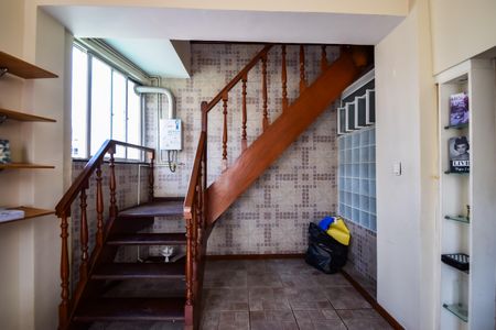 Casa de condomínio para alugar com 360m², 3 quartos e 3 vagasEscritório
