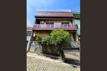 Casa de condomínio para alugar com 360m², 3 quartos e 3 vagasFachada