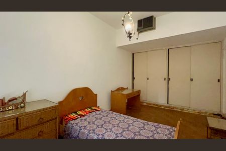 Casa à venda com 306m², 4 quartos e 4 vagas Casa à venda com 306m², 4 quartos e 4 vagasQuarto 1