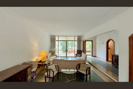 Casa à venda com 306m², 4 quartos e 4 vagas Casa à venda com 306m², 4 quartos e 4 vagasSala