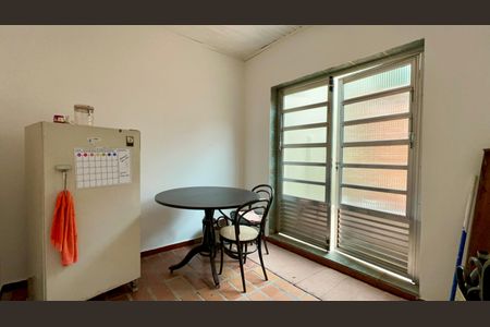 Casa à venda com 306m², 4 quartos e 4 vagas Casa à venda com 306m², 4 quartos e 4 vagasEdícula