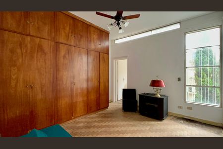 Casa à venda com 306m², 4 quartos e 4 vagas Casa à venda com 306m², 4 quartos e 4 vagasQuarto 2