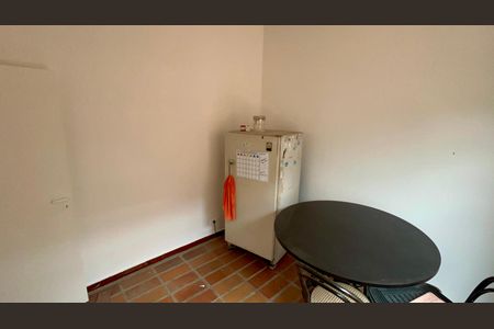 Casa à venda com 306m², 4 quartos e 4 vagas Casa à venda com 306m², 4 quartos e 4 vagasEdícula