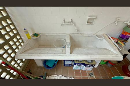 Casa à venda com 306m², 4 quartos e 4 vagas Casa à venda com 306m², 4 quartos e 4 vagasÁrea de Serviço