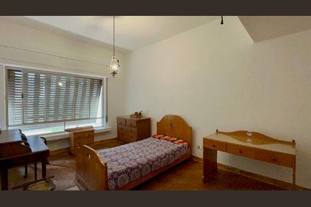 Casa à venda com 306m², 4 quartos e 4 vagas Casa à venda com 306m², 4 quartos e 4 vagasQuarto 1