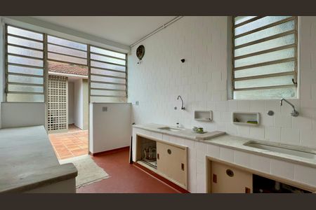 Casa à venda com 306m², 4 quartos e 4 vagas Casa à venda com 306m², 4 quartos e 4 vagasCozinha