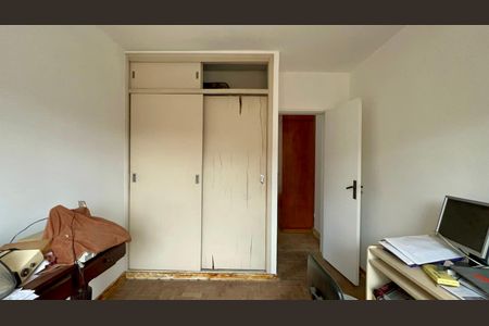 Casa à venda com 306m², 4 quartos e 4 vagas Casa à venda com 306m², 4 quartos e 4 vagasEscritório