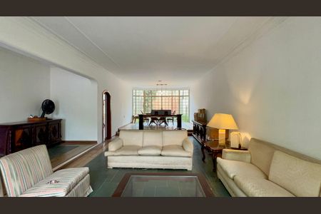 Casa à venda com 306m², 4 quartos e 4 vagas Casa à venda com 306m², 4 quartos e 4 vagasSala