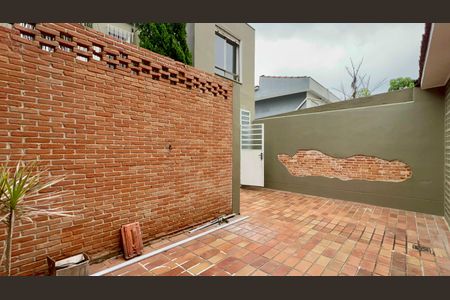 Casa à venda com 306m², 4 quartos e 4 vagas Casa à venda com 306m², 4 quartos e 4 vagasQuintal