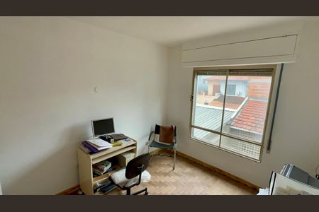 Casa à venda com 306m², 4 quartos e 4 vagas Casa à venda com 306m², 4 quartos e 4 vagasEscritório