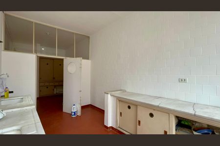 Casa à venda com 306m², 4 quartos e 4 vagas Casa à venda com 306m², 4 quartos e 4 vagasCozinha