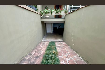 Casa à venda com 306m², 4 quartos e 4 vagas Casa à venda com 306m², 4 quartos e 4 vagasGaragem