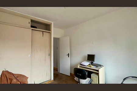 Casa à venda com 306m², 4 quartos e 4 vagas Casa à venda com 306m², 4 quartos e 4 vagasEscritório