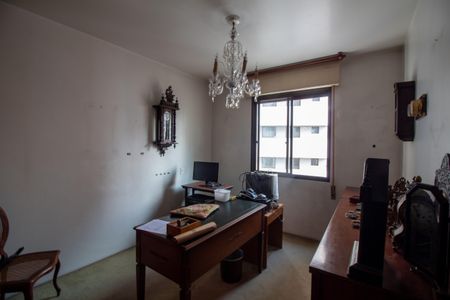 Apartamento à venda com 214m², 4 quartos e 3 vagasQuarto 2