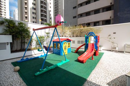 Apartamento à venda com 214m², 4 quartos e 3 vagasÁrea comum - Playground