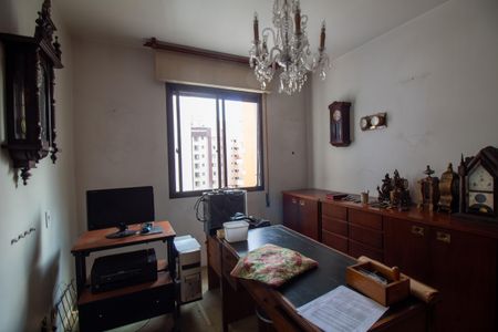 Apartamento à venda com 214m², 4 quartos e 3 vagasQuarto 2