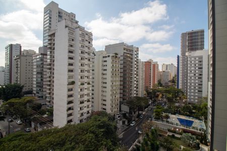 Apartamento à venda com 214m², 4 quartos e 3 vagasVaranda - Vista