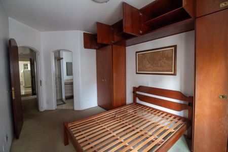 Apartamento à venda com 214m², 4 quartos e 3 vagasSuíte 2