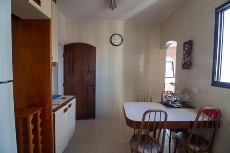 Apartamento à venda com 214m², 4 quartos e 3 vagasCopa