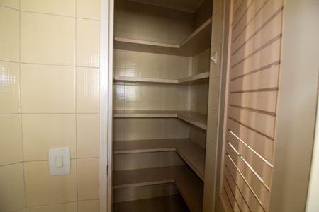 Apartamento à venda com 214m², 4 quartos e 3 vagasCozinha - Dispensa