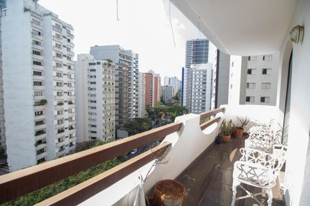 Apartamento à venda com 214m², 4 quartos e 3 vagasVaranda