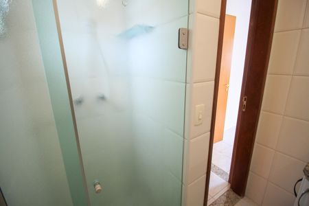 Casa à venda com 90m², 3 quartos e 2 vagasBanheiro