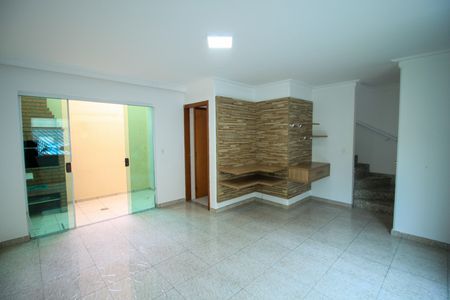 Casa à venda com 90m², 3 quartos e 2 vagasSala