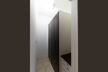 Casa à venda com 153m², 4 quartos e 3 vagas Casa à venda com 153m², 4 quartos e 3 vagasCloset da Suíte 1