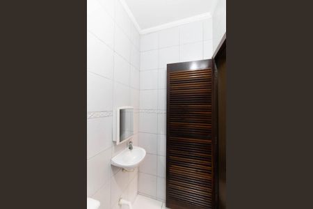 Casa à venda com 153m², 4 quartos e 3 vagas Casa à venda com 153m², 4 quartos e 3 vagasBanheiro da Suíte 2