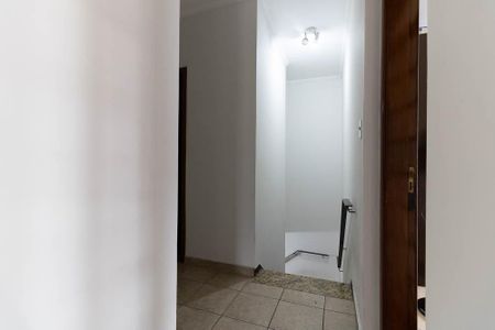 Casa à venda com 153m², 4 quartos e 3 vagas Casa à venda com 153m², 4 quartos e 3 vagasCorredor