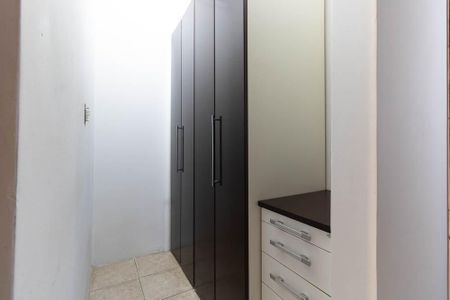 Casa à venda com 153m², 4 quartos e 3 vagas Casa à venda com 153m², 4 quartos e 3 vagasCloset da Suíte 1