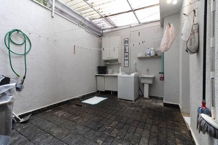 Casa à venda com 153m², 4 quartos e 3 vagas Casa à venda com 153m², 4 quartos e 3 vagasQuintal