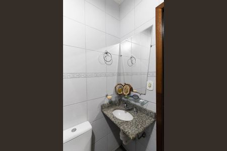 Casa à venda com 153m², 4 quartos e 3 vagas Casa à venda com 153m², 4 quartos e 3 vagasBanheiro Social