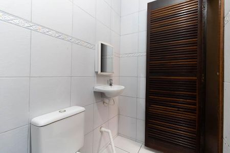 Casa à venda com 153m², 4 quartos e 3 vagas Casa à venda com 153m², 4 quartos e 3 vagasBanheiro da Suíte 2