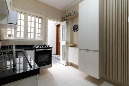 Casa à venda com 153m², 4 quartos e 3 vagas Casa à venda com 153m², 4 quartos e 3 vagasCozinha
